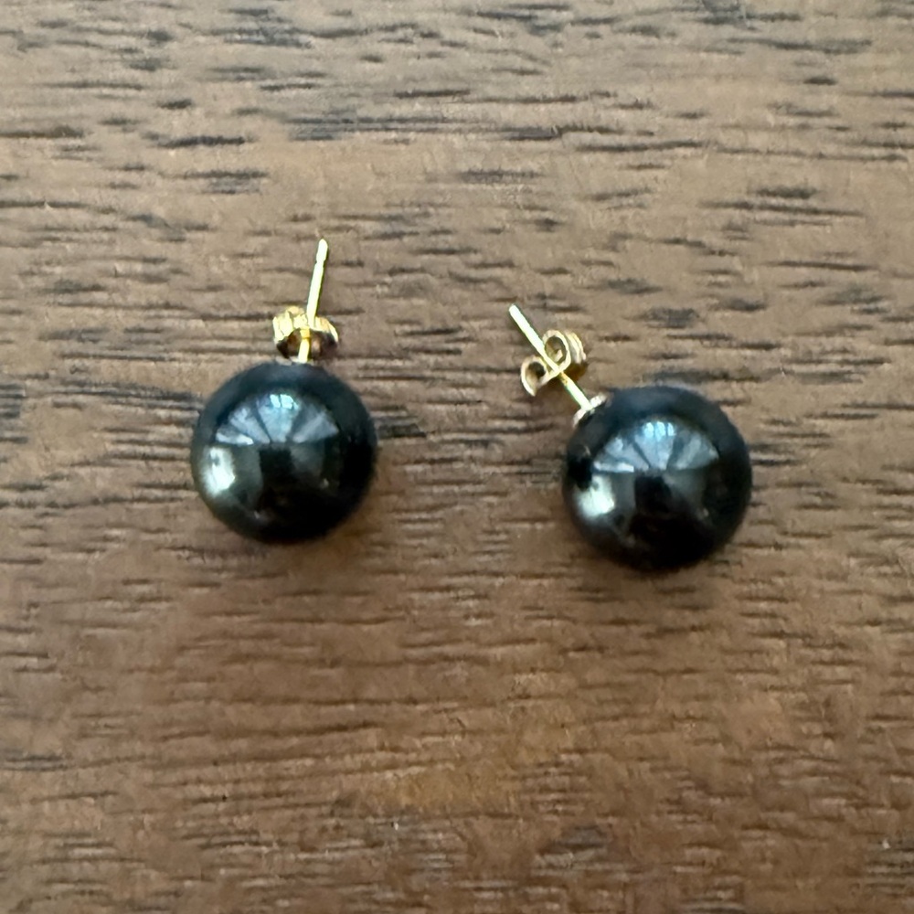 Solid 14K gold 11.8mm black onyx stud earrings - Picture 8 of 8
